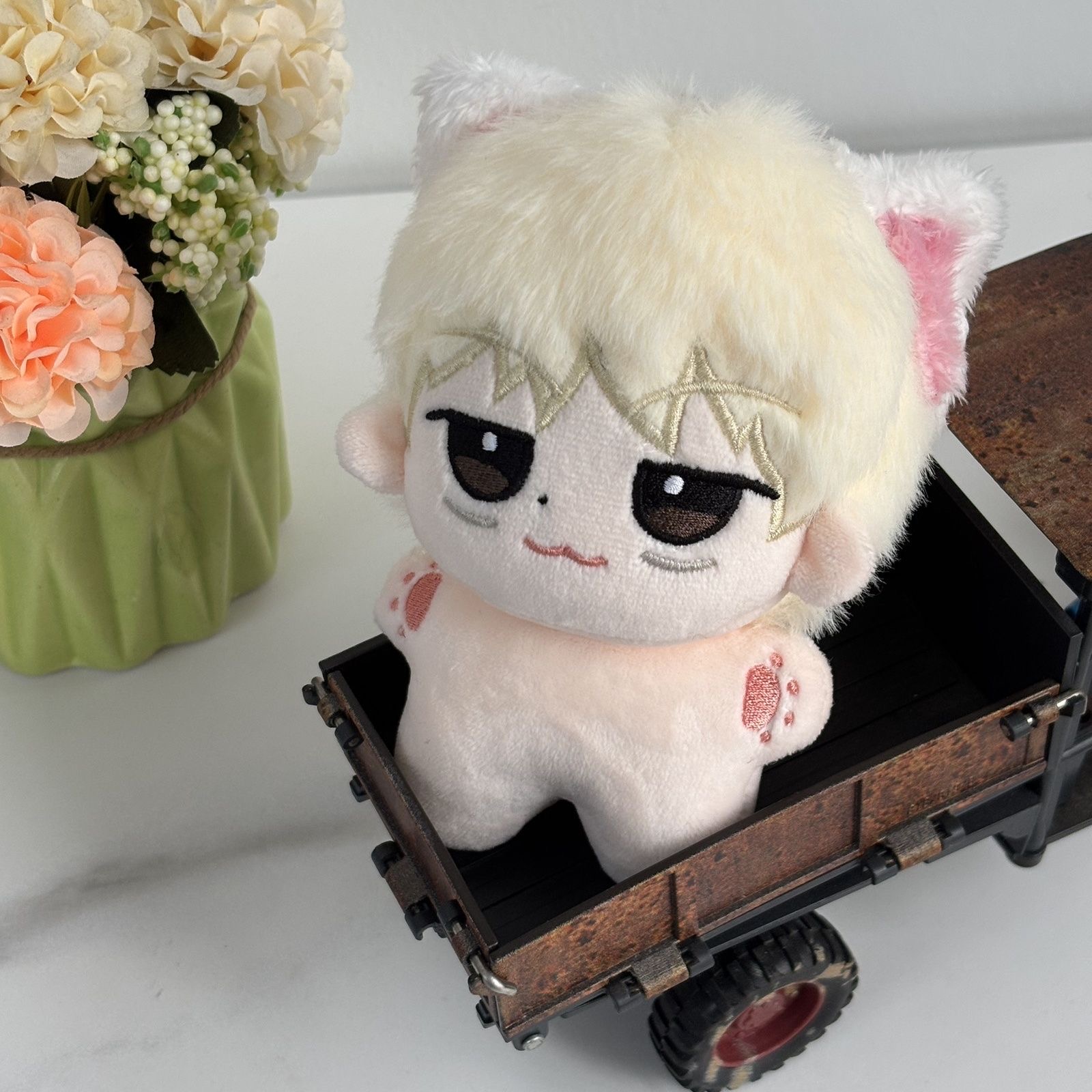 First release: TOMORROWXTOGETH - Anime Merchandise China recension och pris